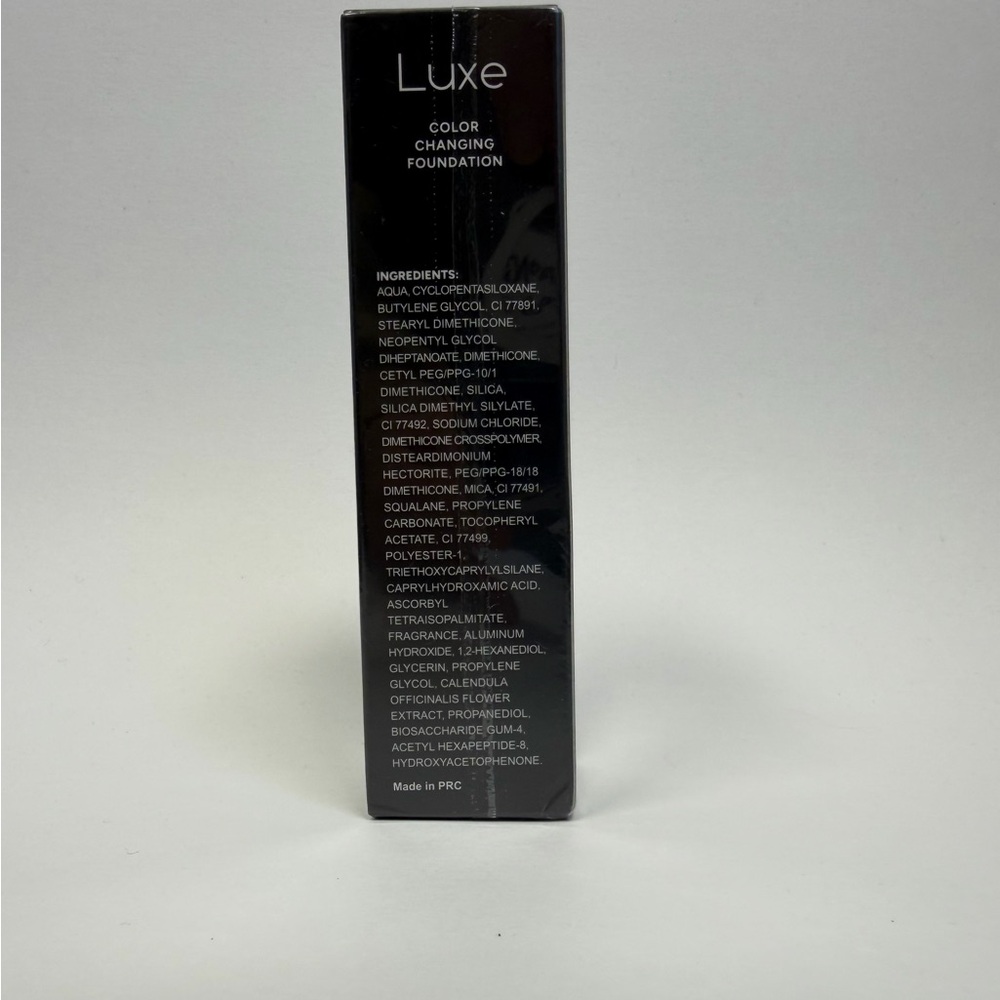Luxe Color Changing Foundation - Medium 02 - NEW - Picture 2 of 4
